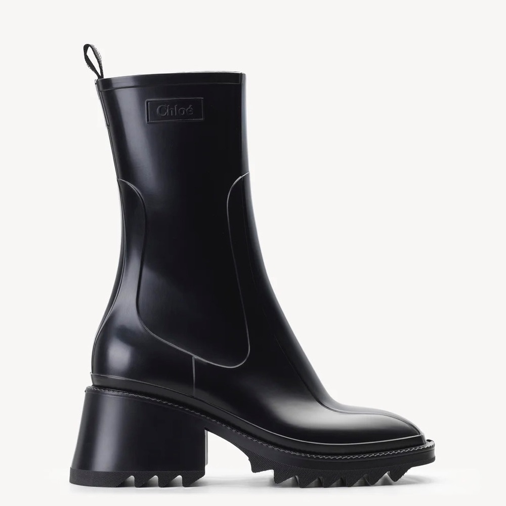 Size 8 - CHLOE Betty Rain Boot in Black